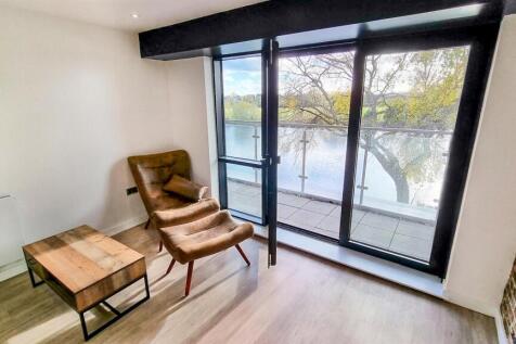 Living / Kitchen