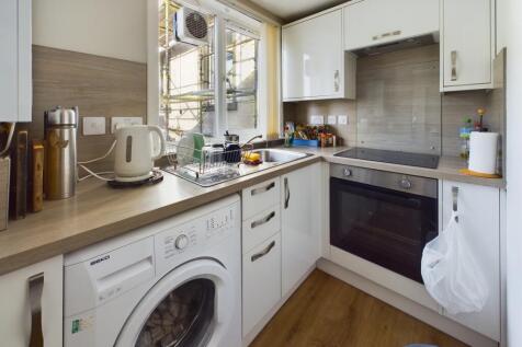 CAM03481G0-PR0081-STILL011