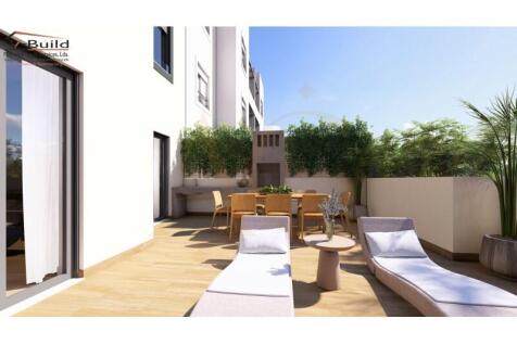 Patio with BBQ ground floor