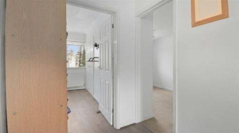 32 Bishopstone Drive (6).png