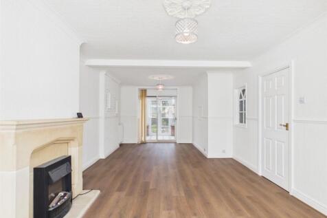 St. Catherines Crescent, Whitnash, Leamington Spa, CV31 2LA photo 2