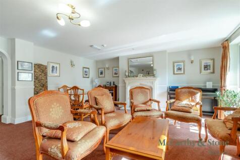 8705220-interior13.jpg
