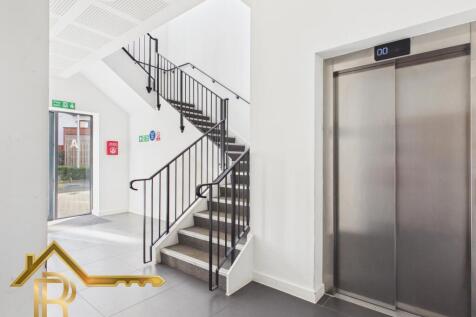 CAM03016G0-PR0050-STILL015