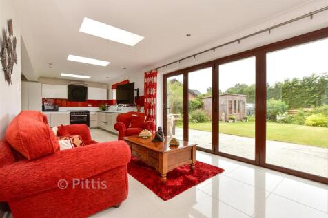 Kitchen/ Living Room