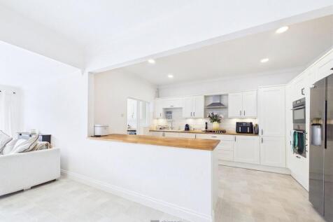 Open plan Kitchen/Dining/Living Area