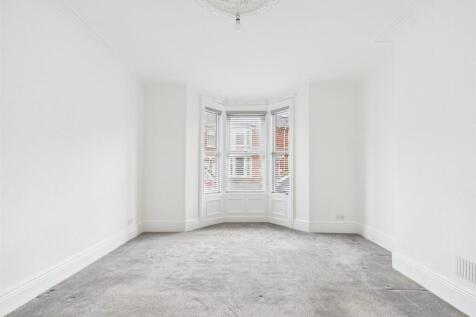 bed 1 2.jpg
