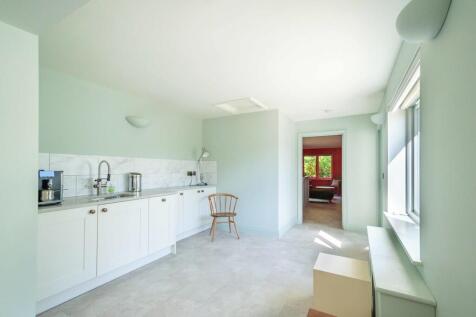 9a Chapel Street-...