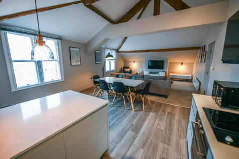 Lounge/Kitchen