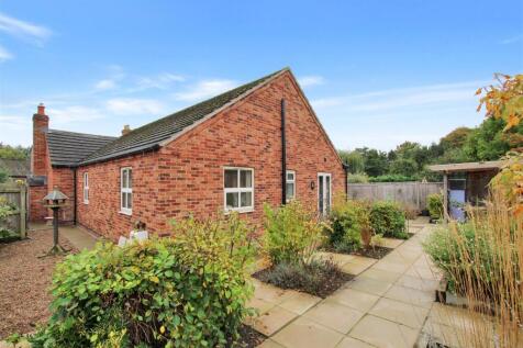 Rear Elevation &amp; Side Garden.JPG