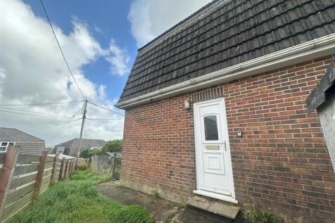 St Austell, PL26 - property photo