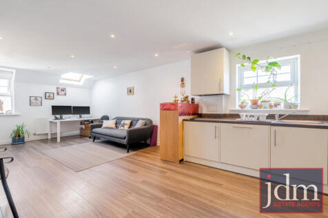 Kitchen/ Living Room