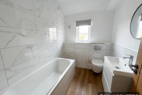 Heol Yr Orsaf, Pontyclun, CF72 photo 5