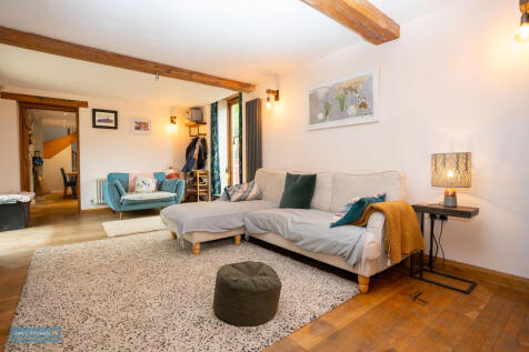 The Barn - Living Room