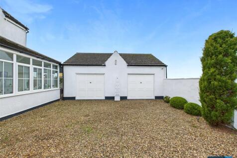Garage/Driveway