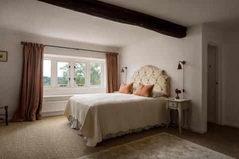 72 - High Barn - GL6 0QA - Web.jpg