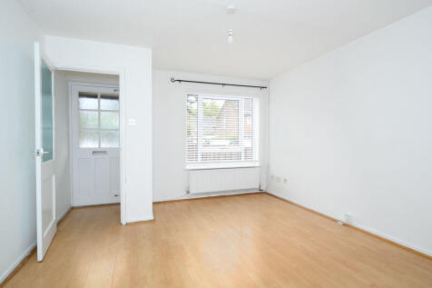 Rivernook Close, Walton-on-Thames photo 3