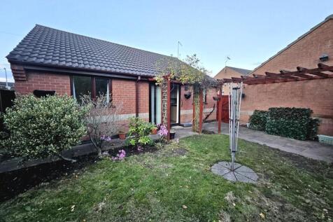 Aldergrove Crescent, Birchwood, Lincoln photo 3