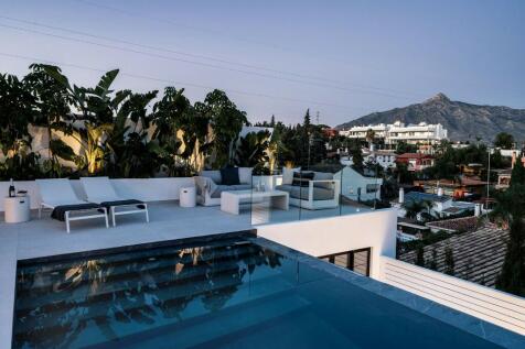 POOL AND VIEWS