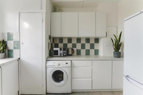 253007_33987877_I...