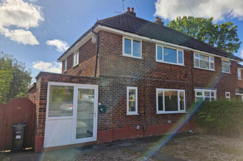 3-bed semi-detached on Etherow Avenue, Stockport, Cheshire, SK6, £1,400/mo