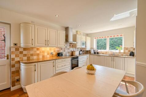 1 Ruthall Close-20.jpg