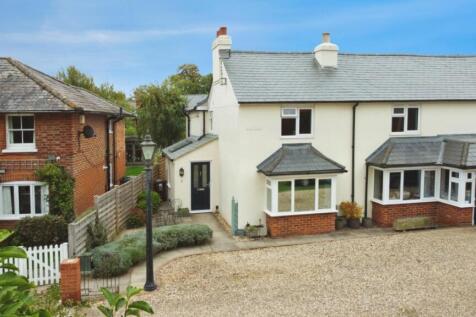 EweMove Estate Agents Basingstoke - Dursley Cottag