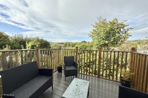 Enclosed Balcony with Views