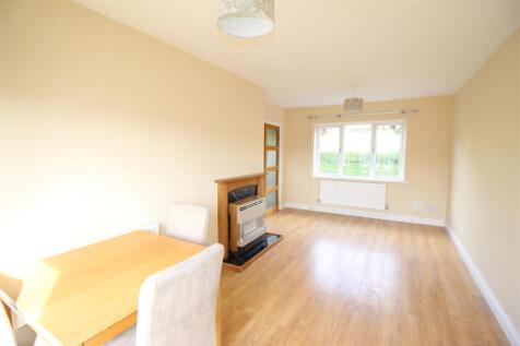 Elm Drive, Risca, Newport photo 3
