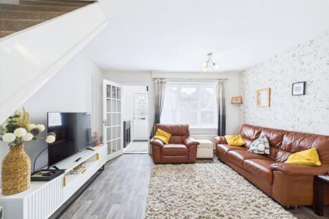 CAM01909G0-PR0373-STILL008