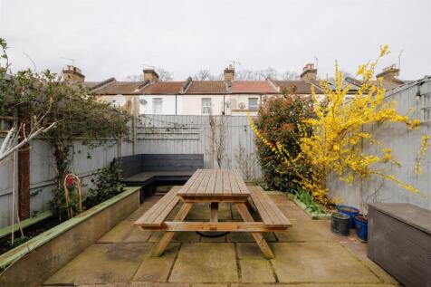 Thorpe Road, E7