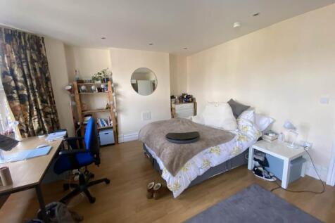 7-bed terraced on Cathays Terrace, Cathays, Cardiff, £3,955/mo