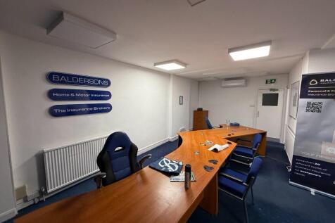 Retail Property (high street) to rent Image 4