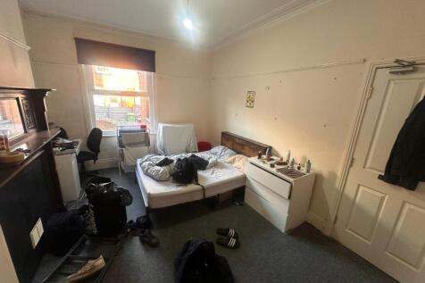 Estcourt Terrace, Headingley, Leeds, West Yorkshire, LS6 photo 5