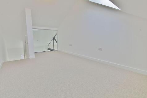 Rembrandt House, Watford, WD18 photo 5