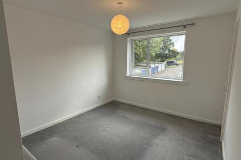 Glen Ogle Court, Polmont, FK2 photo 4
