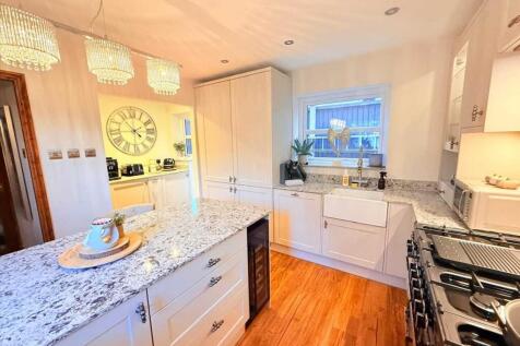 FEATURE KITCHEN