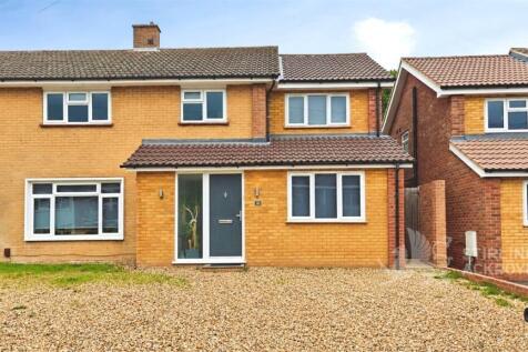 1-bed house on Applegarth Avenue, Guildford, Surrey, GU2, £995/mo