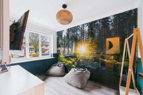 CAM02093G0-PR0067-STILL027