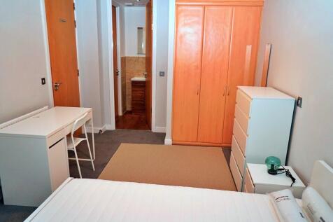 Room 1 (Pic 3)