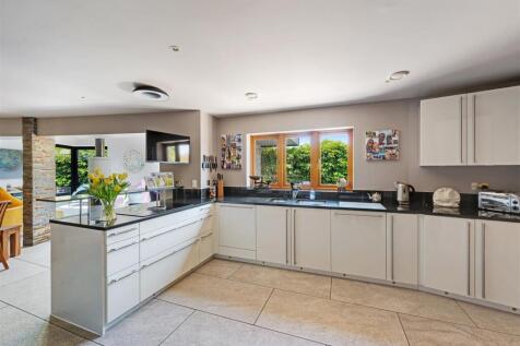 Parrys Close, Stoke Bishop Kitchen 3.jpg