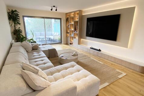 sitting area.jpg