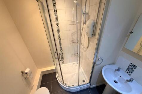 Shower Room.jpg