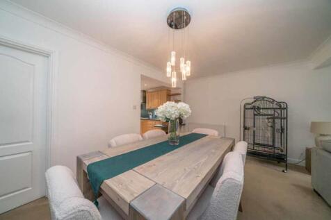 Lounge/ Dining Room
