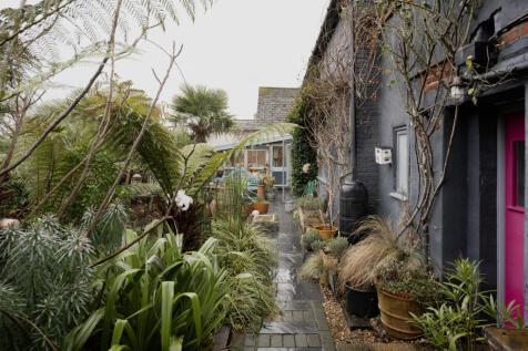 327948 - Chapel House, Halesworth-59.jpg