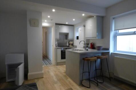 Open plan kitchen and lounge