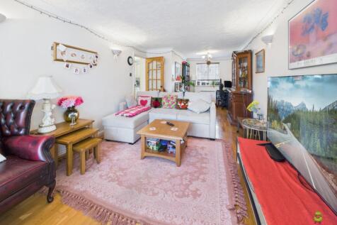 Presented by Clinton at EweMove Bexleyheath and Da