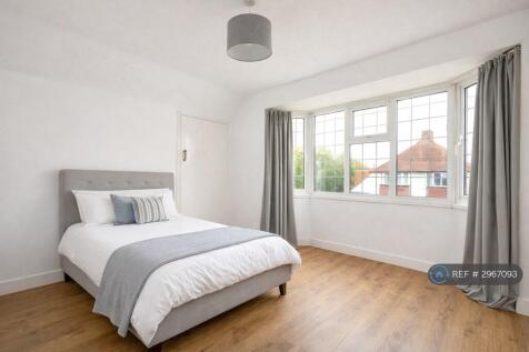 Knightwood Crescent, New Malden, KT3 photo 4
