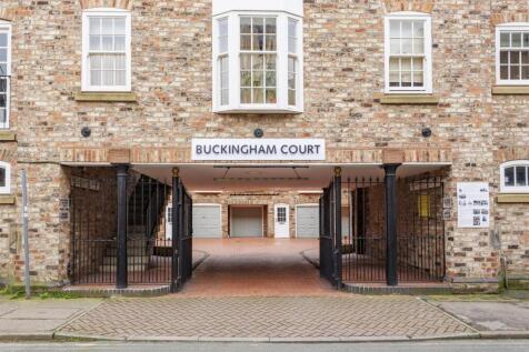 10_Buckingham_Court_24.jpg
