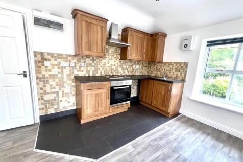 378D Penn Road, Wolverhampton photo 5