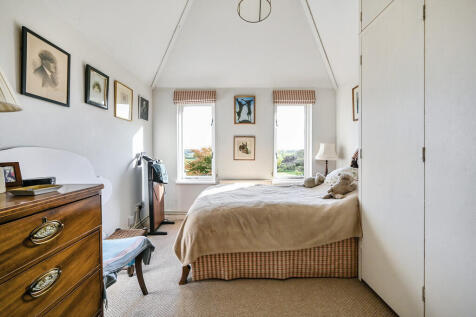 YEW TREE BARN - T...